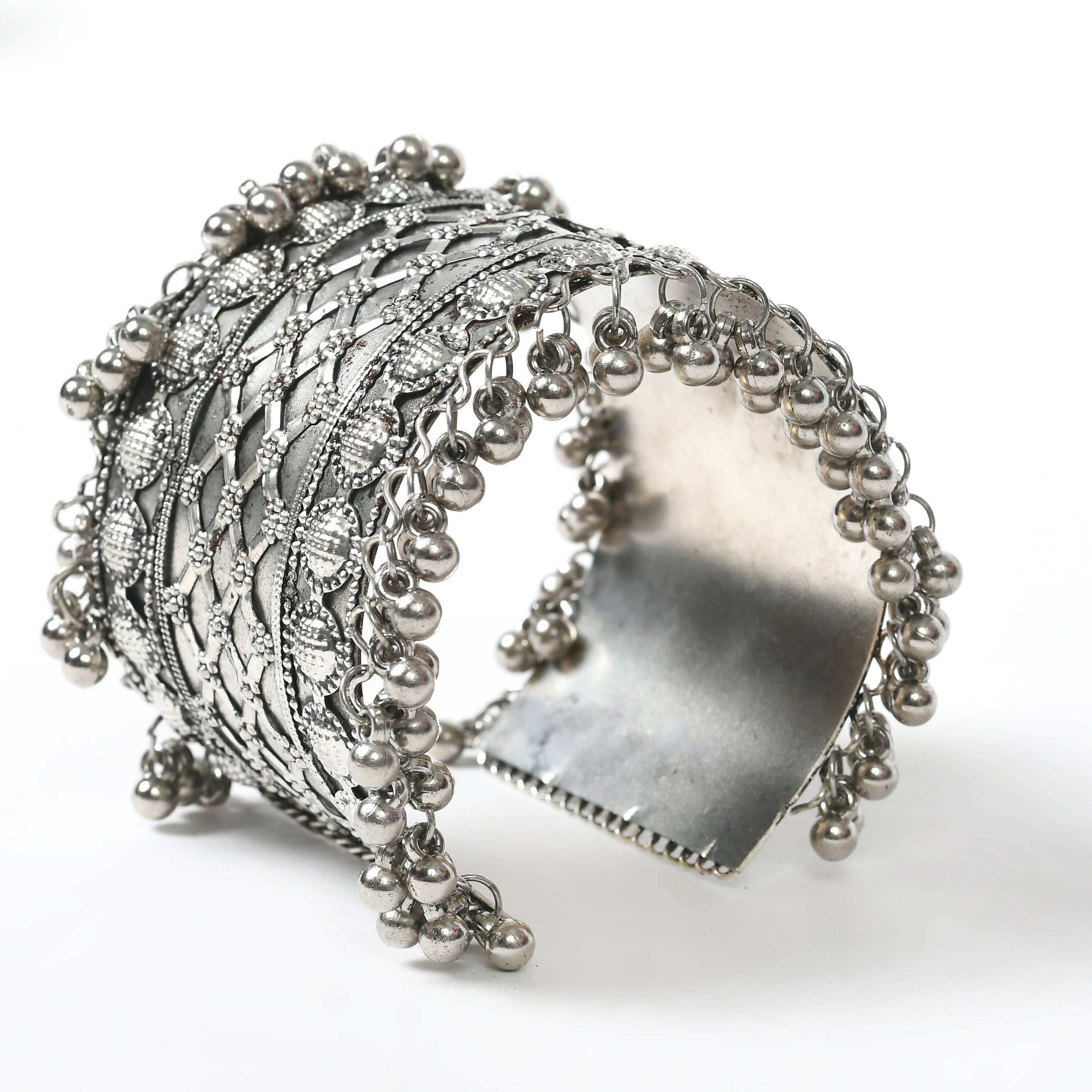 Mominos Fashion Joharkamal Oxidised Silver-Plated Ghungroo Handcraft Bracelet - Design 023 - Distacart