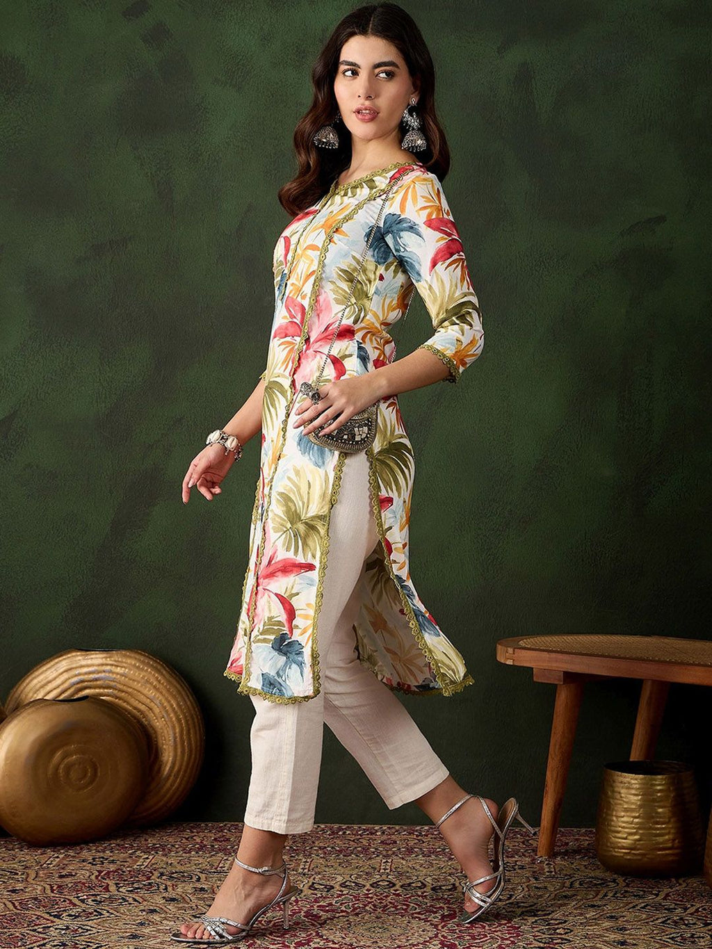 Sangria Floral Printed V-Neck Straight Kurta