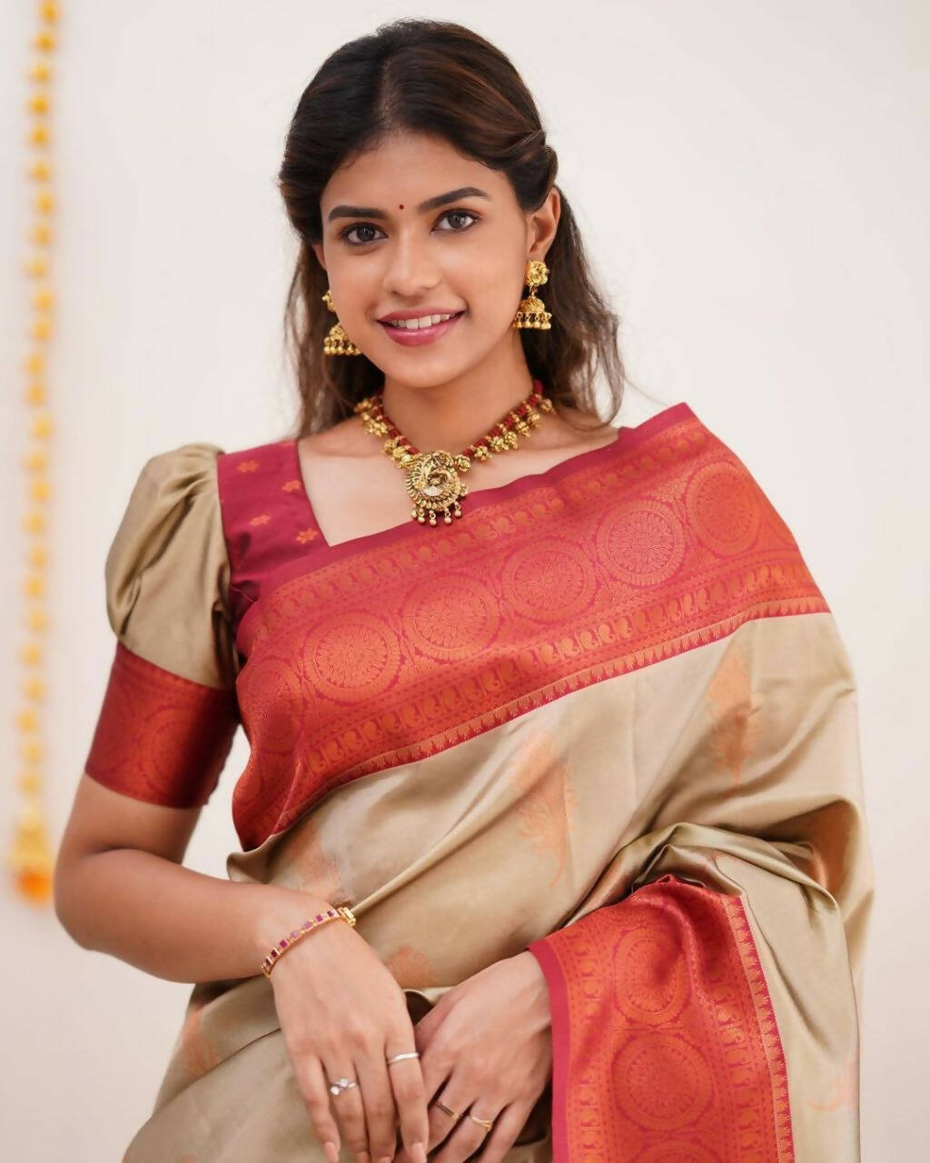 DEIANA'S Beautiful Designer Golden zari Soft Lichi Silk Saree - Cream