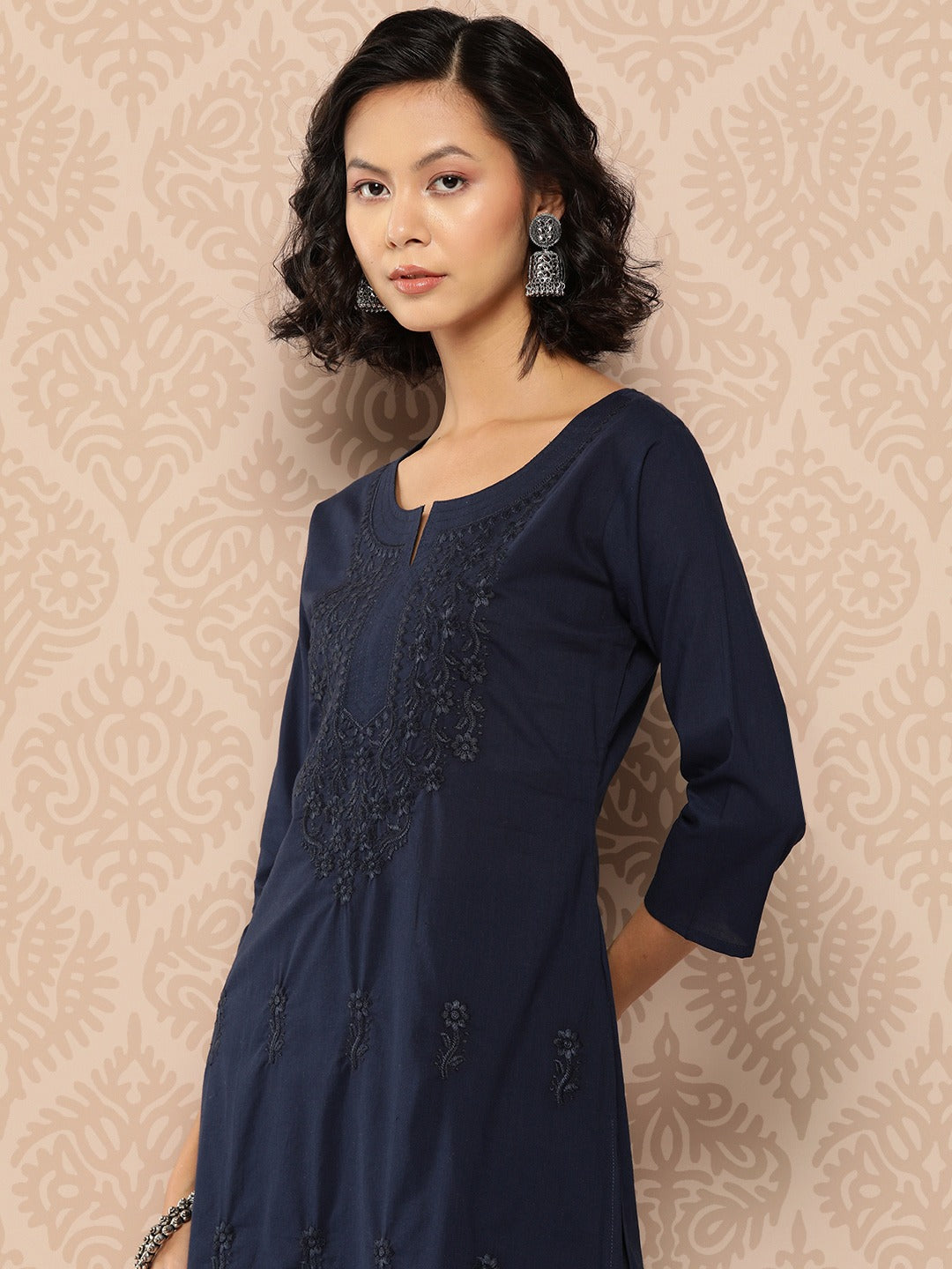 Yufta Floral Embroidered Chikankari Cotton Kurta