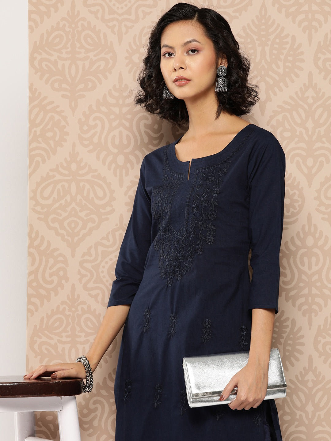 Yufta Floral Embroidered Chikankari Cotton Kurta