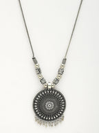 NVR Women's Silver-Toned Circular Shape Pendant with Chain