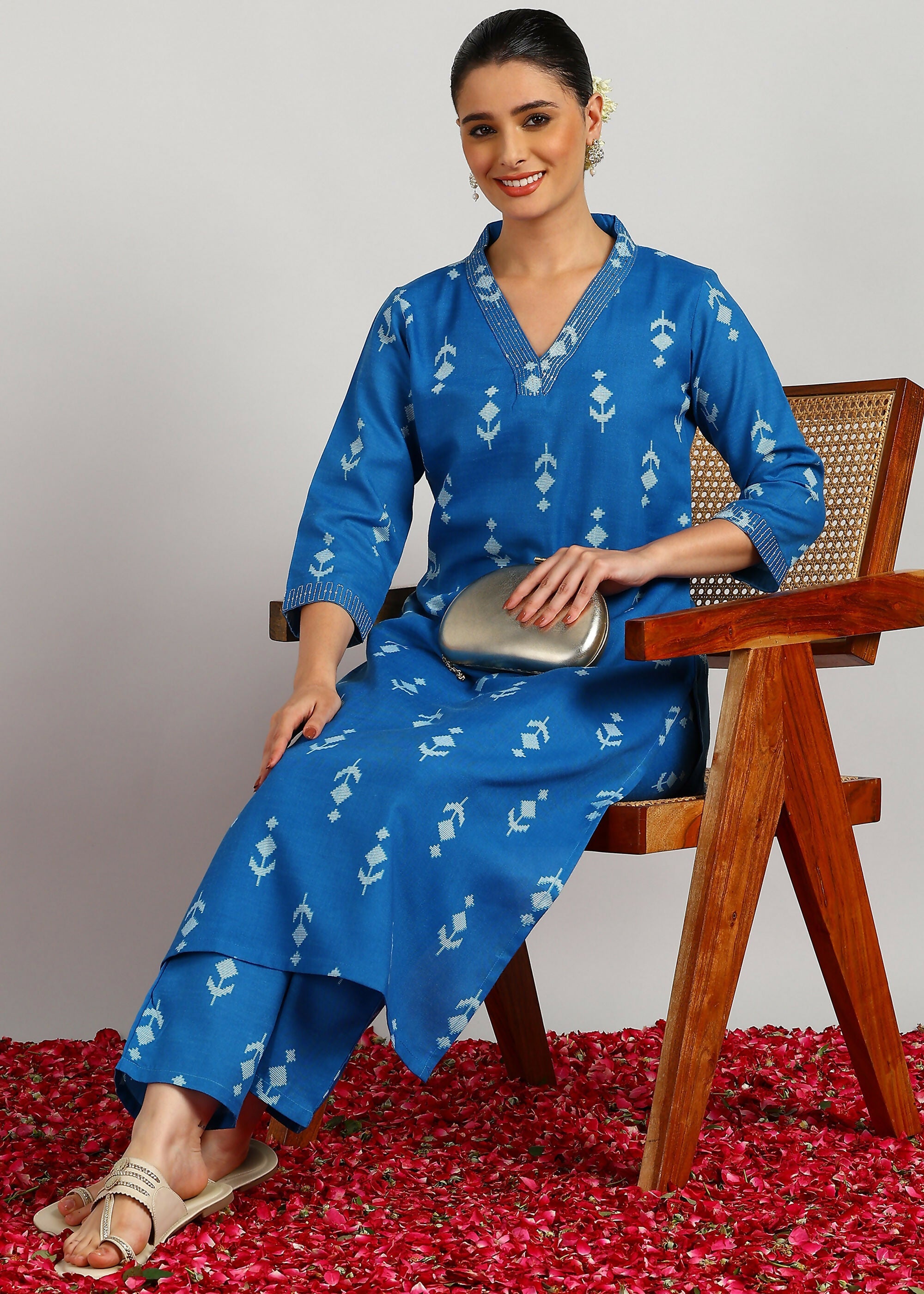 Aavyora Women's Blue Ikat Printed Ethnic Co-ord Set - Distacart