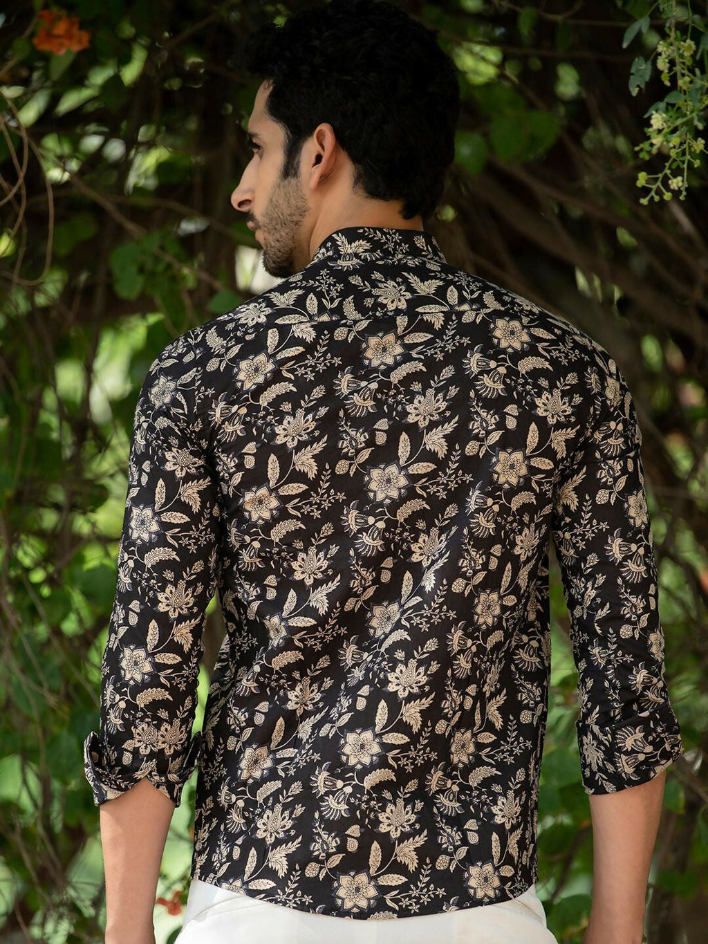 Miravan Men's Cotton Black Floral Printed Full Sleeve Slim Fit Shirt