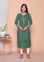 Miravan Womens Green Zigzag Print Embroidery Rayon Straight Kurta - Distacart