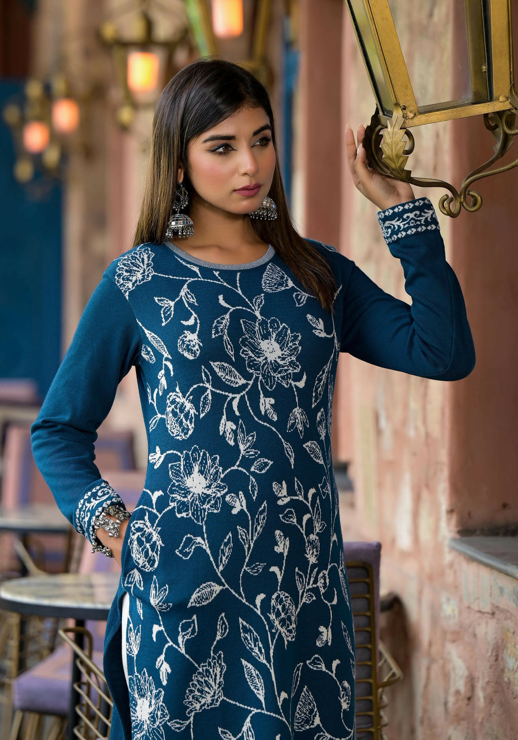 Juniper Women's Blue Floral Printed Polycotton Straight Round Neck Women Kurta