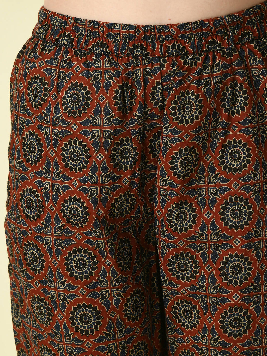 Myshka Women's Multi Straight Kurta & Trousers