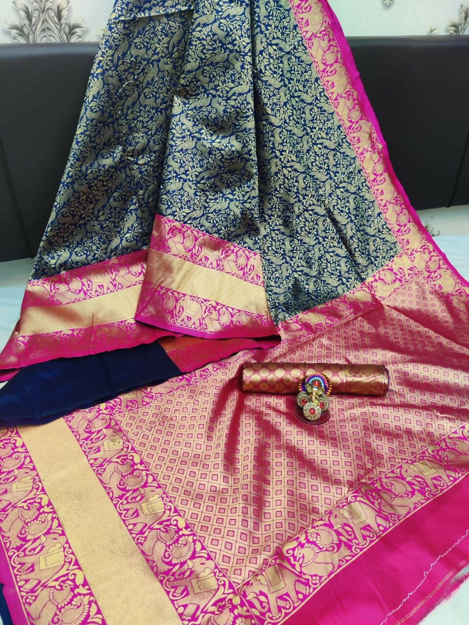 DEIANA'S Beautiful Designer Golden zari Soft Lichi Silk Saree - Blue