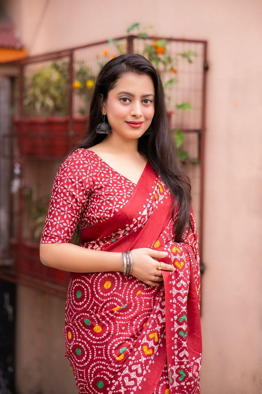 Red Silk Blend Ethnic Motifs Saree with Unstitched Blouse - A2M