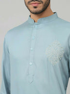 Cotton Kurta With Single Motif Embroidery by Hilo Design