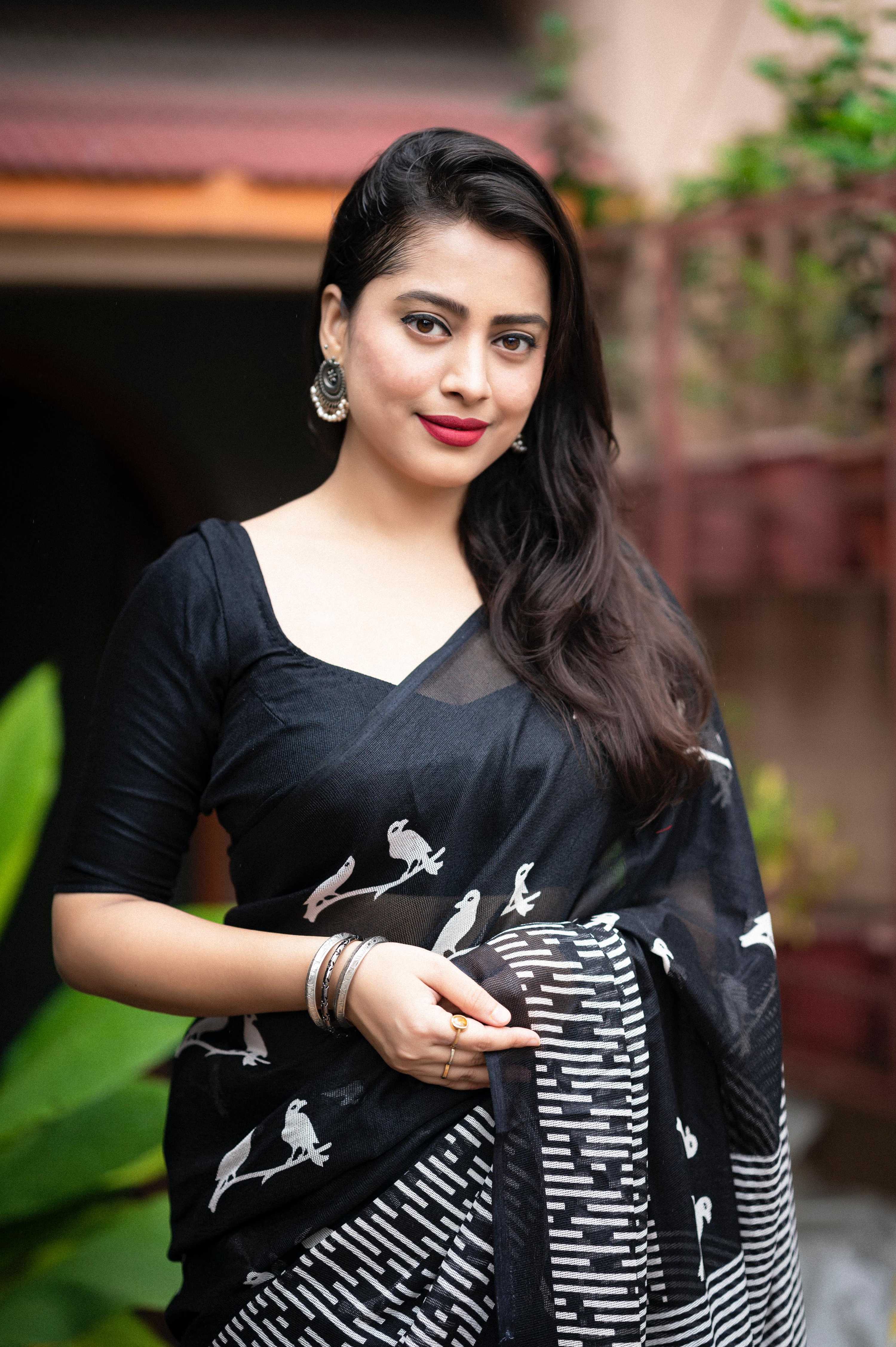 Black Silk Blend Ethnic Motifs Saree with Unstitched Blouse - Hiral Fashion