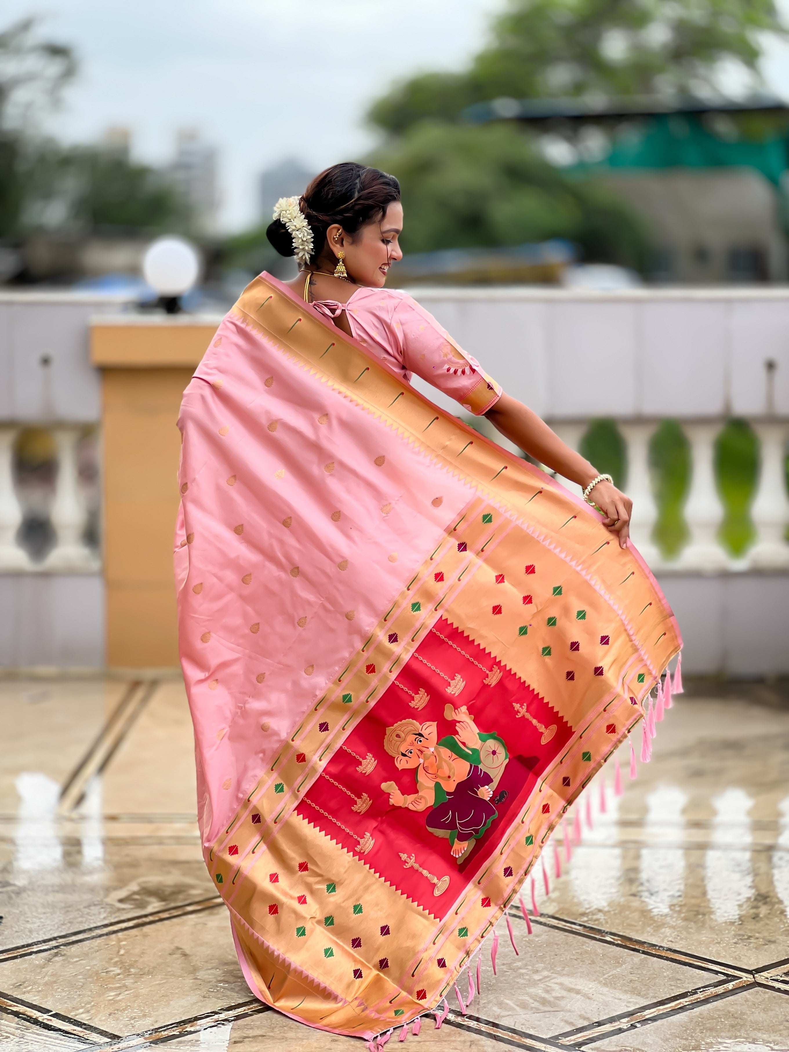 Vedant Vastram Soft Litchi Silk Paithani Jacquard Saree - Baby Pink