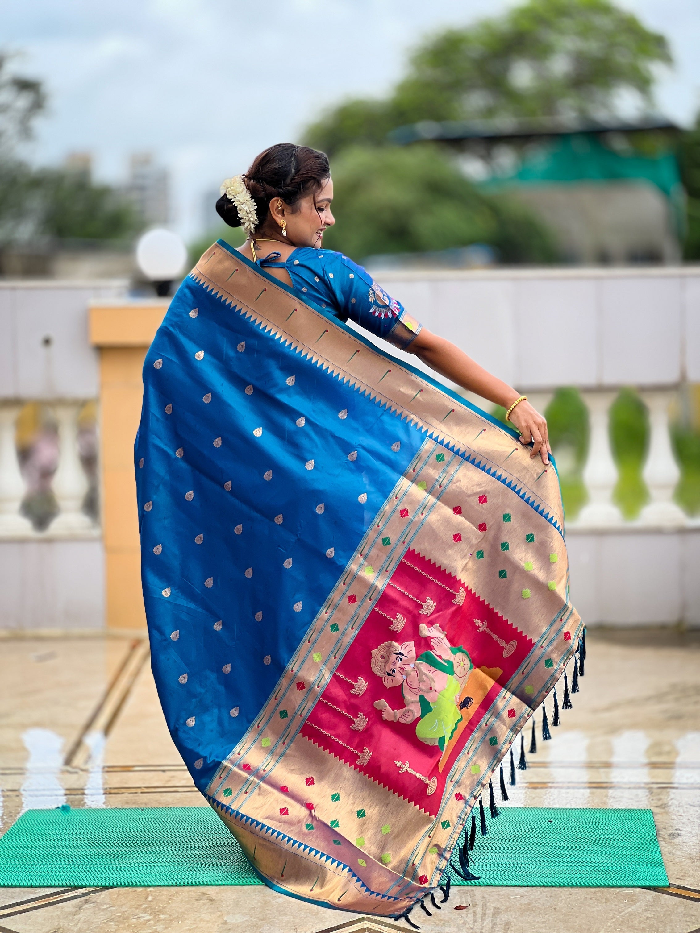 Vedant Vastram Soft Litchi Silk Paithani Jacquard Saree - Firozi