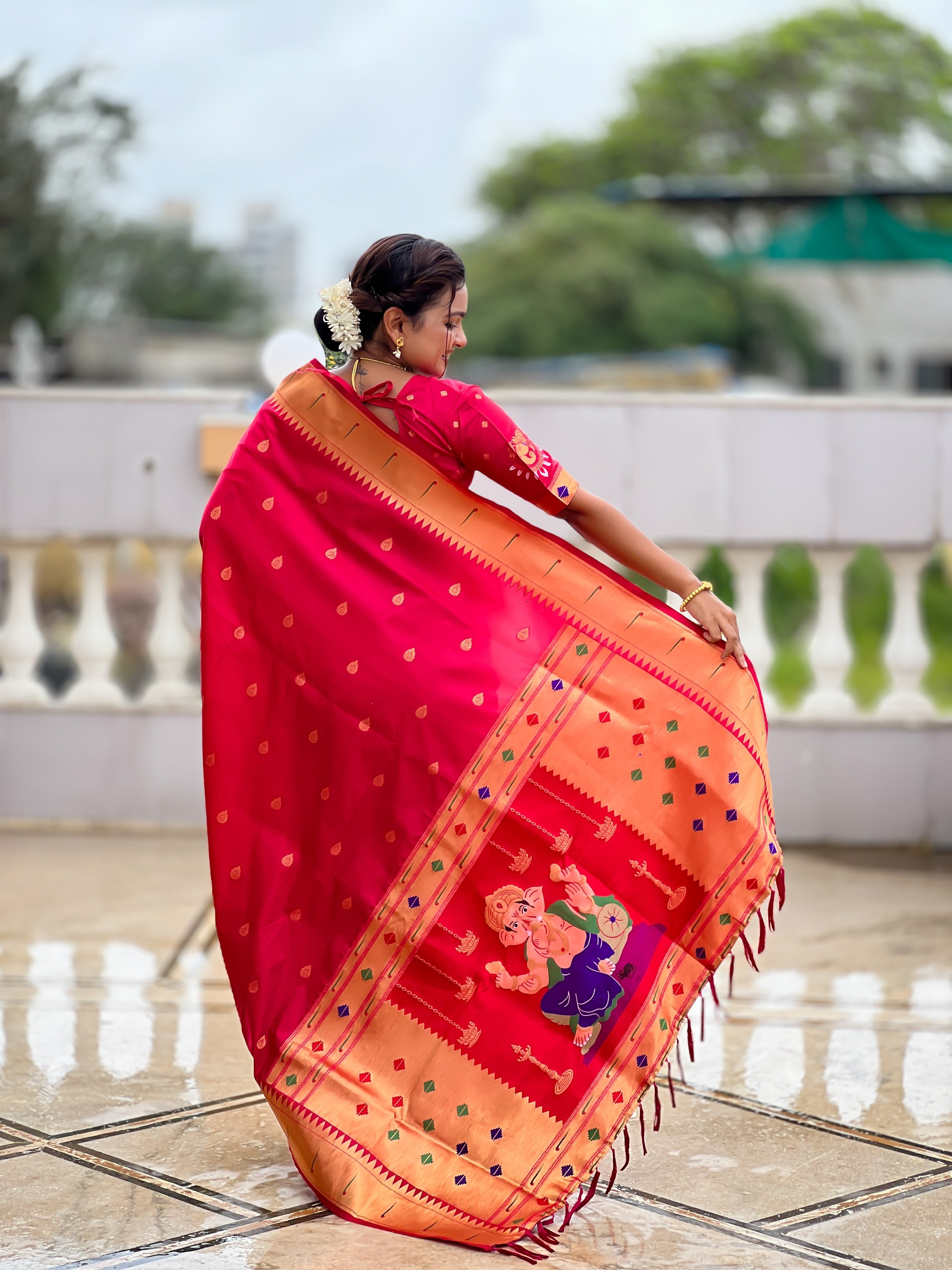 Vedant Vastram Soft Litchi Silk Paithani Jacquard Saree - Pink