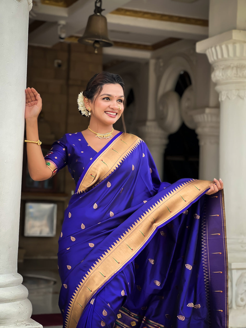 Vedant Vastram Soft Litchi Silk Paithani Jacquard Saree - Blue
