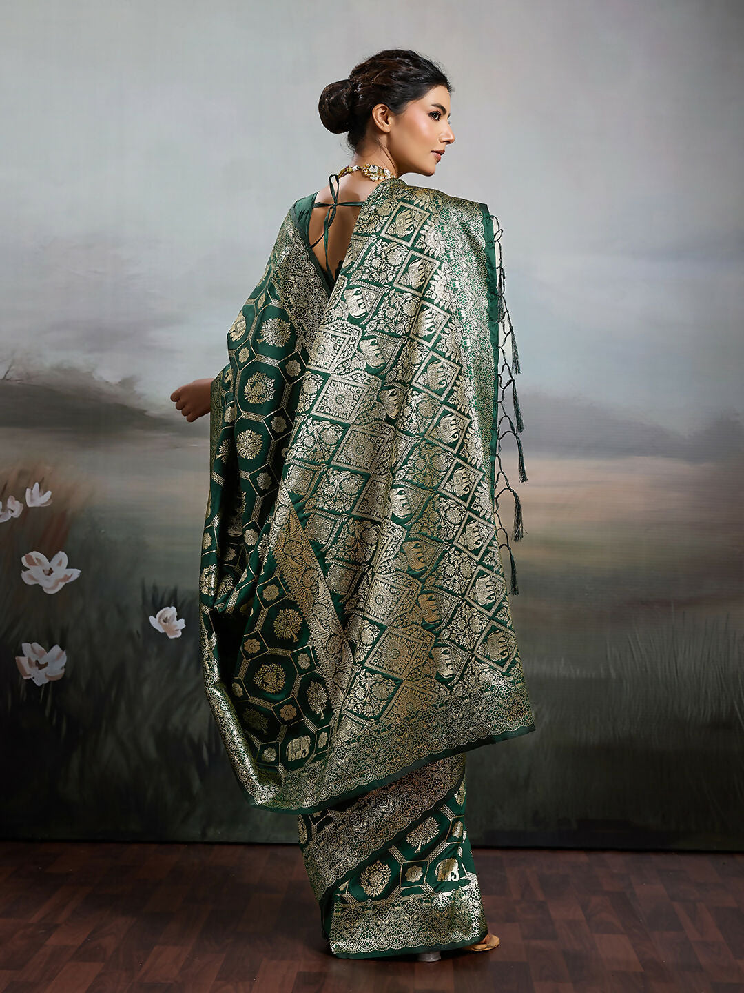 Shree Shyam Fashion Bottle Green Silk Blend Saree - Distacart