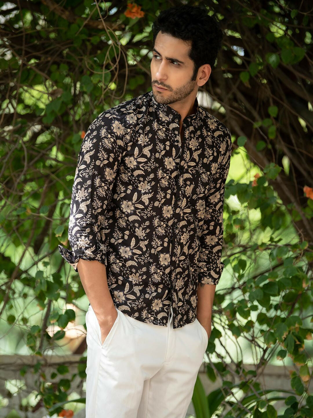 Miravan Men's Cotton Black Floral Printed Full Sleeve Slim Fit Shirt