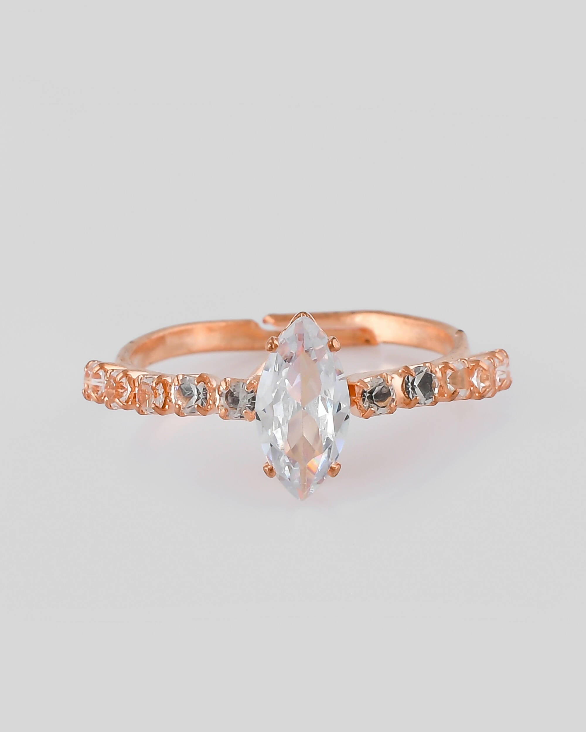 VOJ white CZ-detail Stainless Steel Cubic Zirconia Gold-Polished adjustable finger Ring