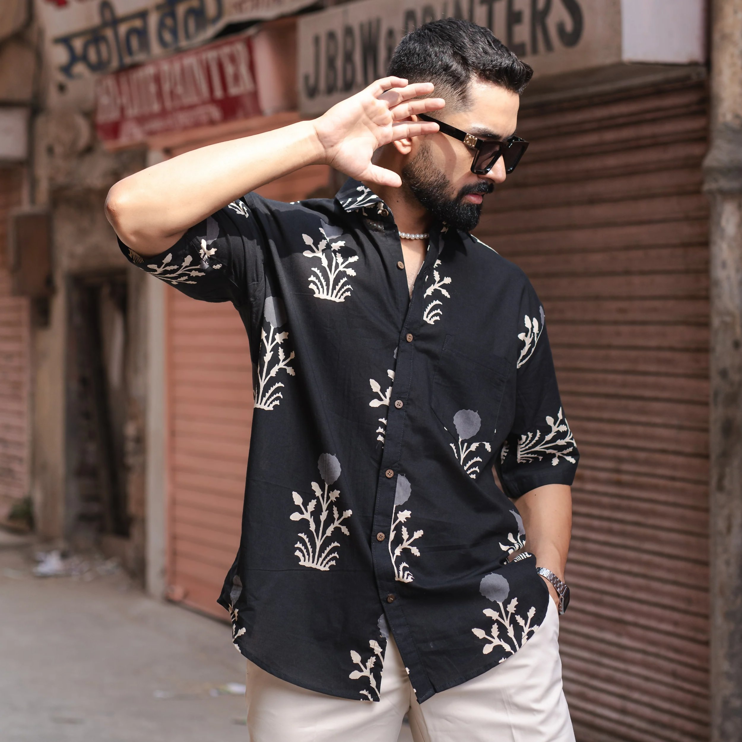 Miravan Men's Black Floral Printed Half Sleeve Slim Fit shirt