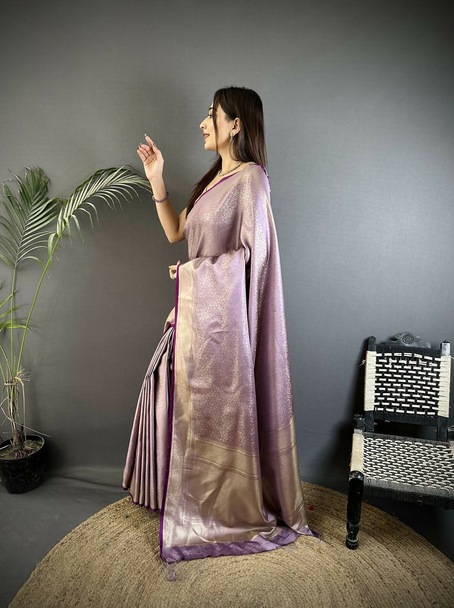 Joban Fashion Lavender Floral Motifs & Ethnic Design Soft Satin Silk Kanchipuram Saree - Distacart
