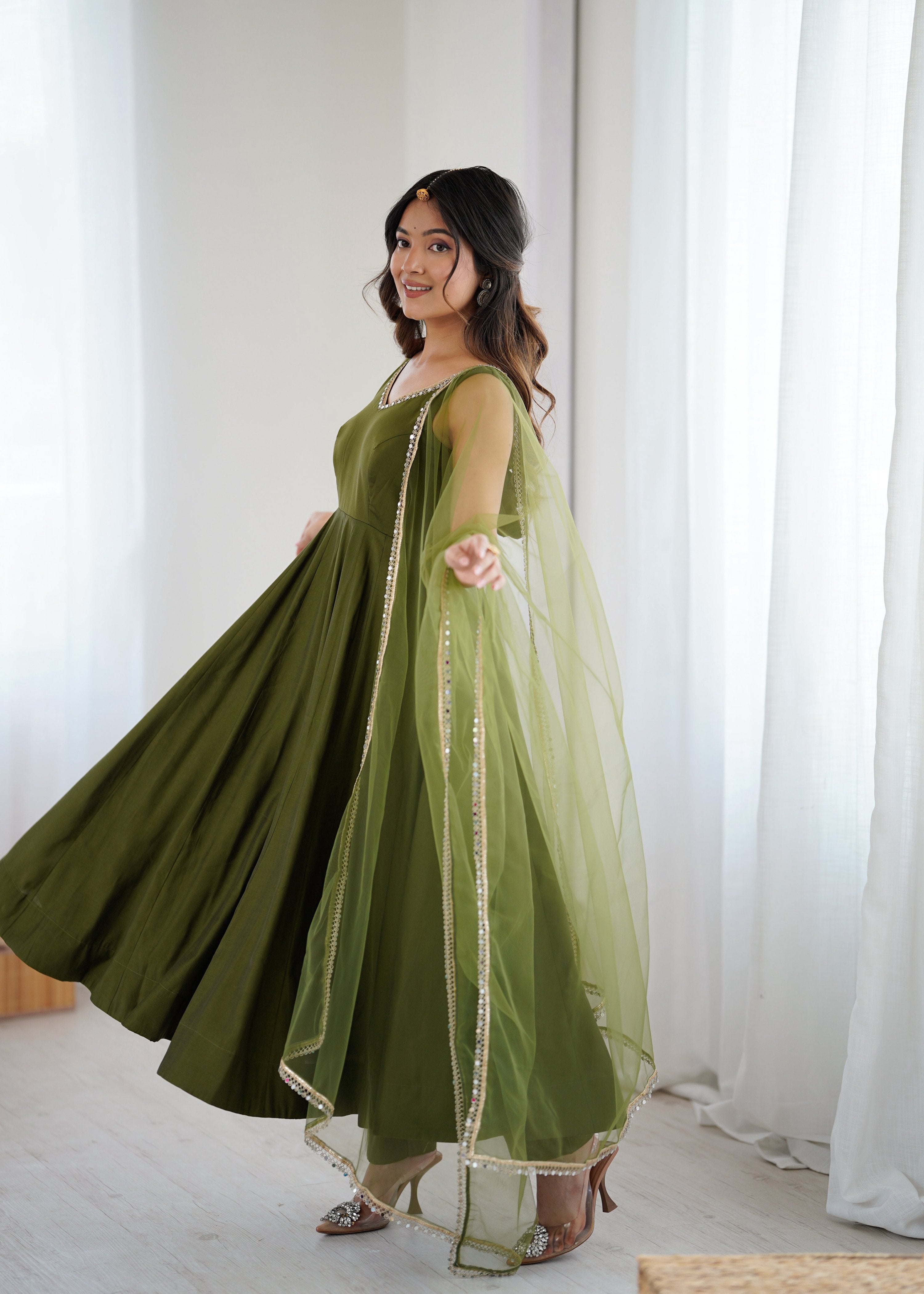 Lorenvalley Fashion Green Pure Romansilk Chanderi Fabric Yoke Fancy Lace Work Anarkali Kurta Pant With Dupatta Set