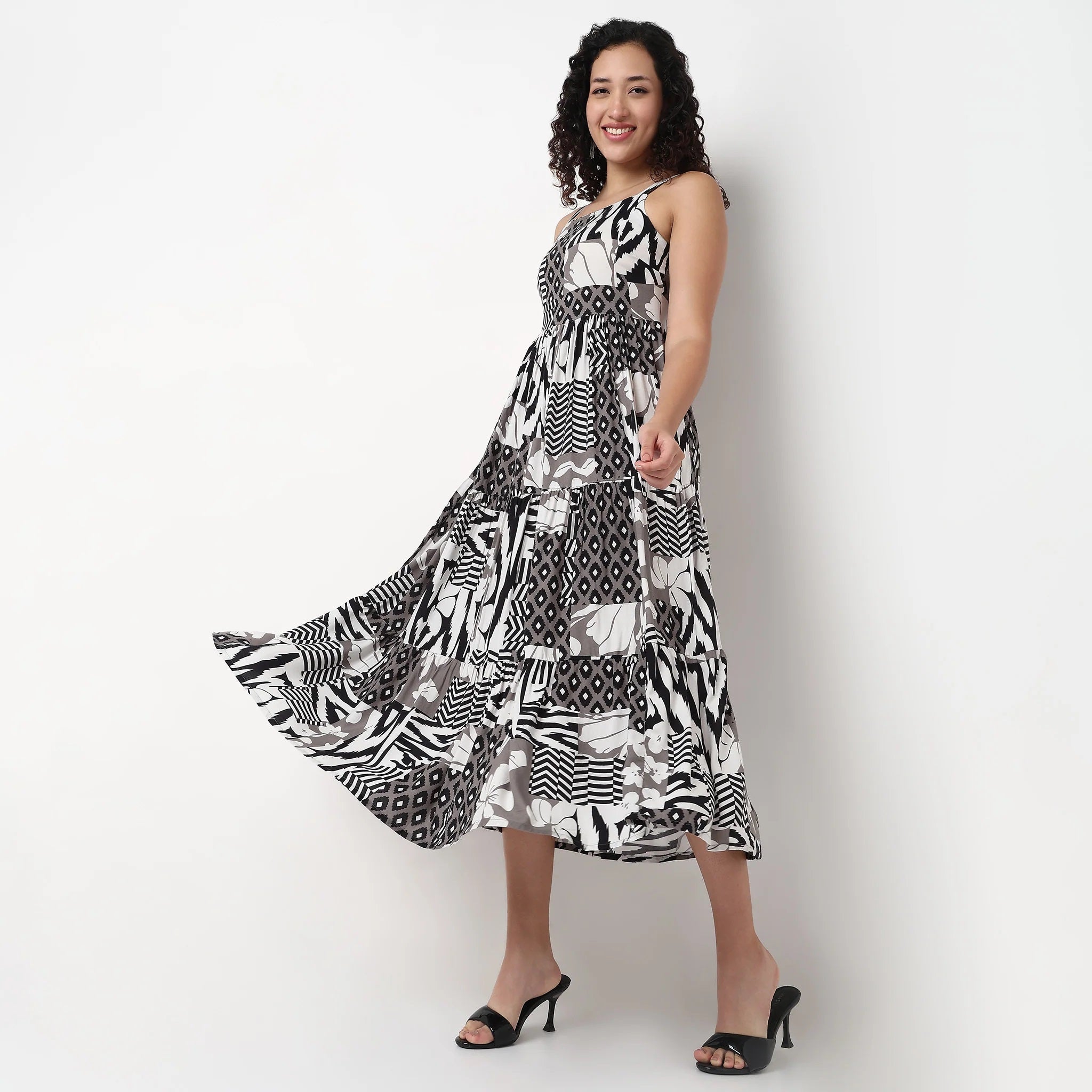 Pimu Square-Neck Maxi Dress with Graphic Print-Green