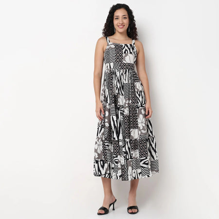 Pimu Square-Neck Maxi Dress with Graphic Print-Green