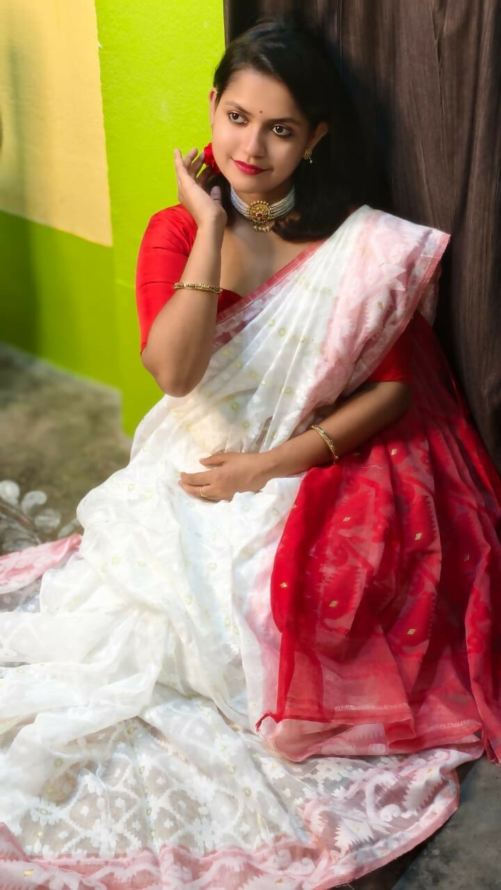 Exclusive Collection White Red White Red Jamdani Saree - Distacart