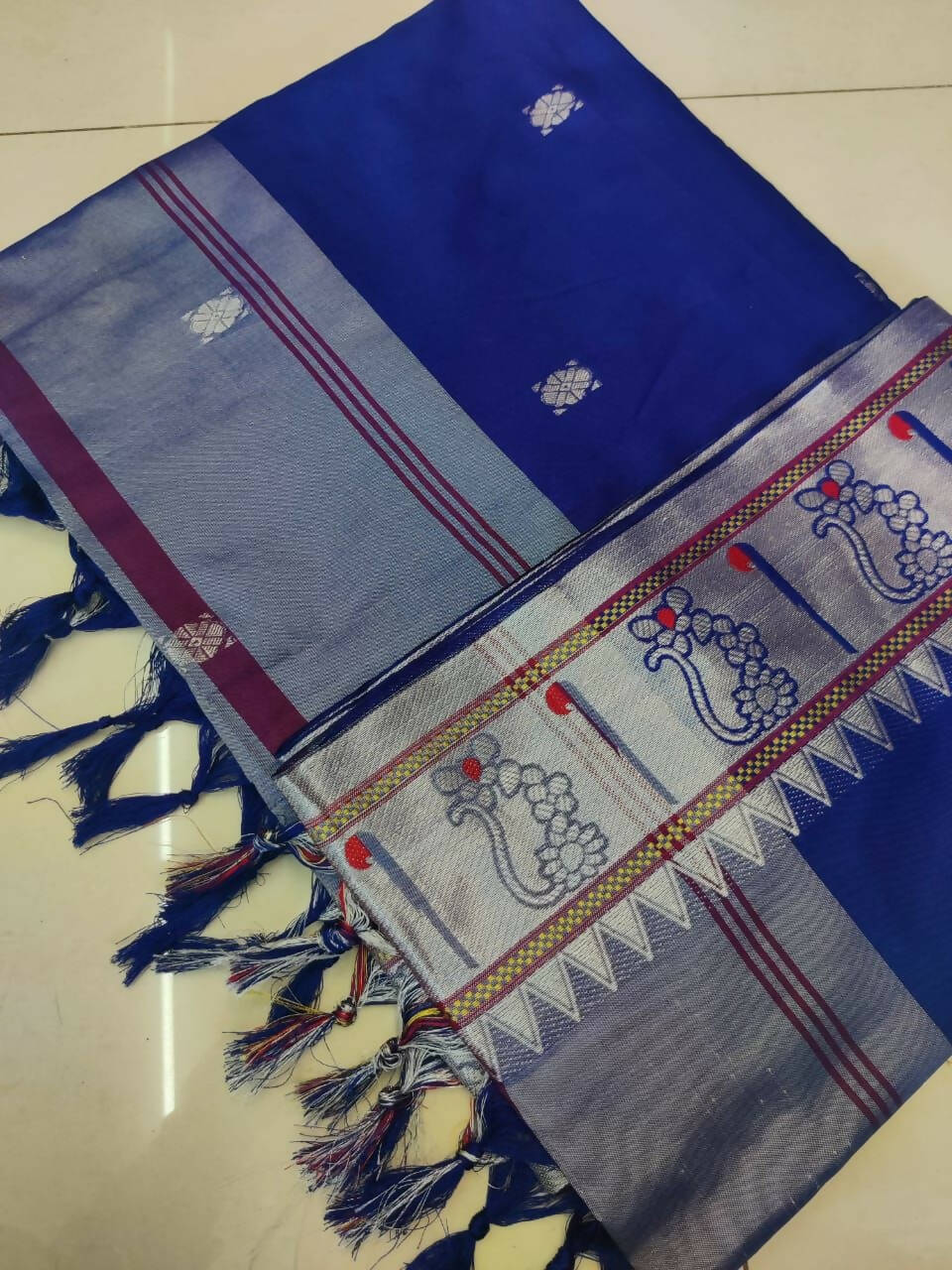 DEIANA'S Beautiful Designer Golden zari Soft Lichi Silk Saree - Blue