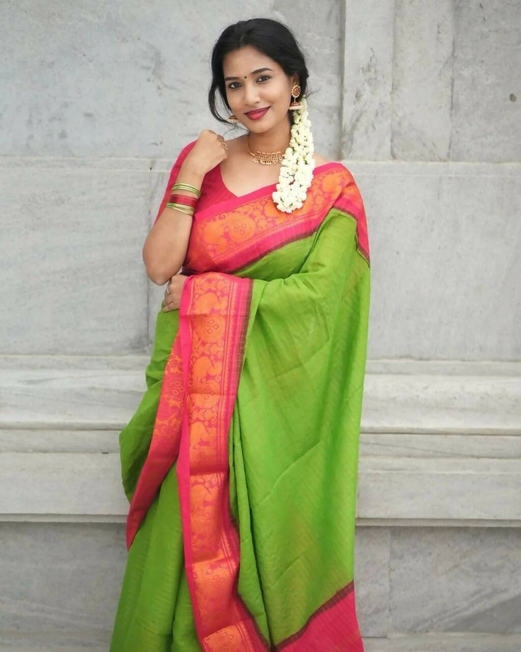 DEIANA'S Beautiful Designer Golden zari Soft Lichi Silk Saree - Parrot