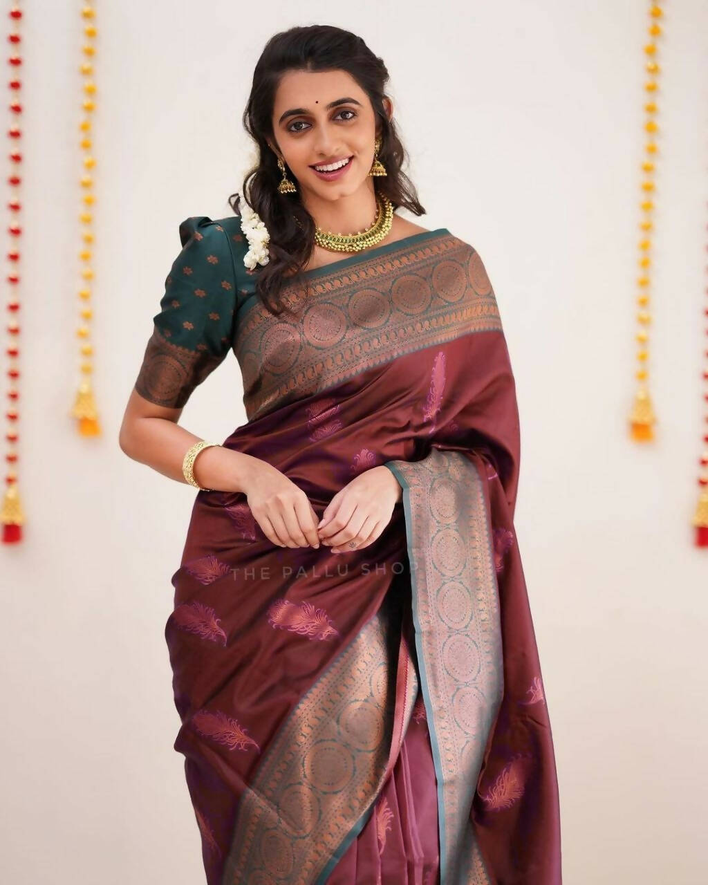 DEIANA'S Beautiful Designer Golden zari Soft Lichi Silk Saree - Brown