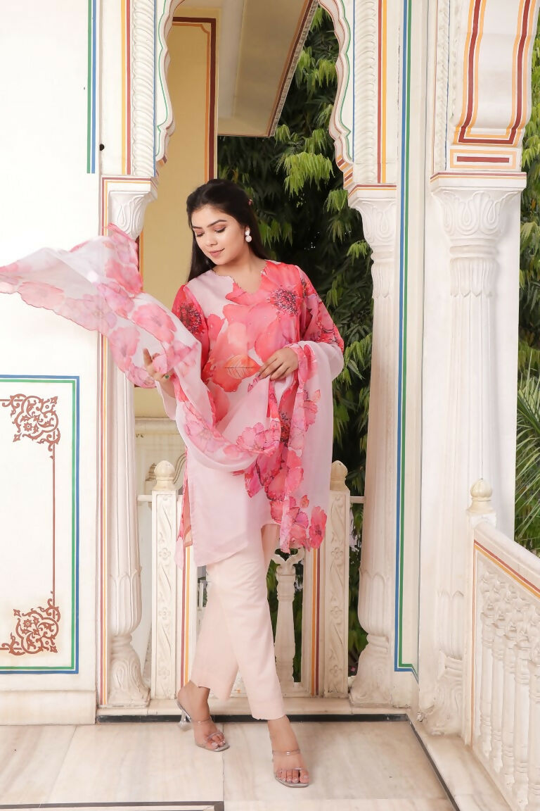 Vaasva Women Ivory Tabby Slik Print & Embroidered Kurta, Pant & Dupatta set