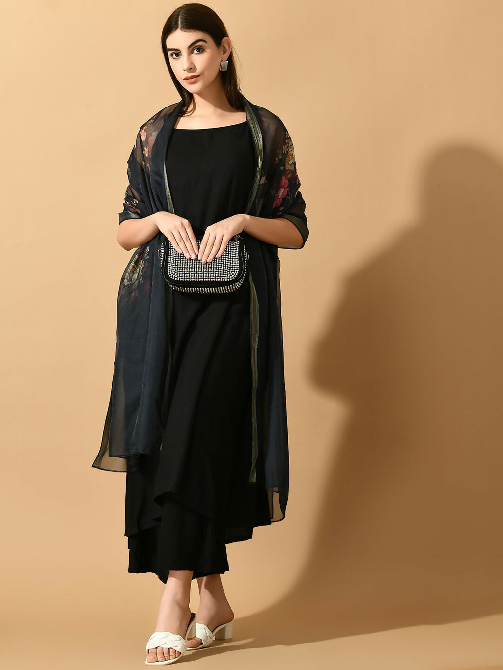 Myshka Women's Black Solid Party Kurta Sets