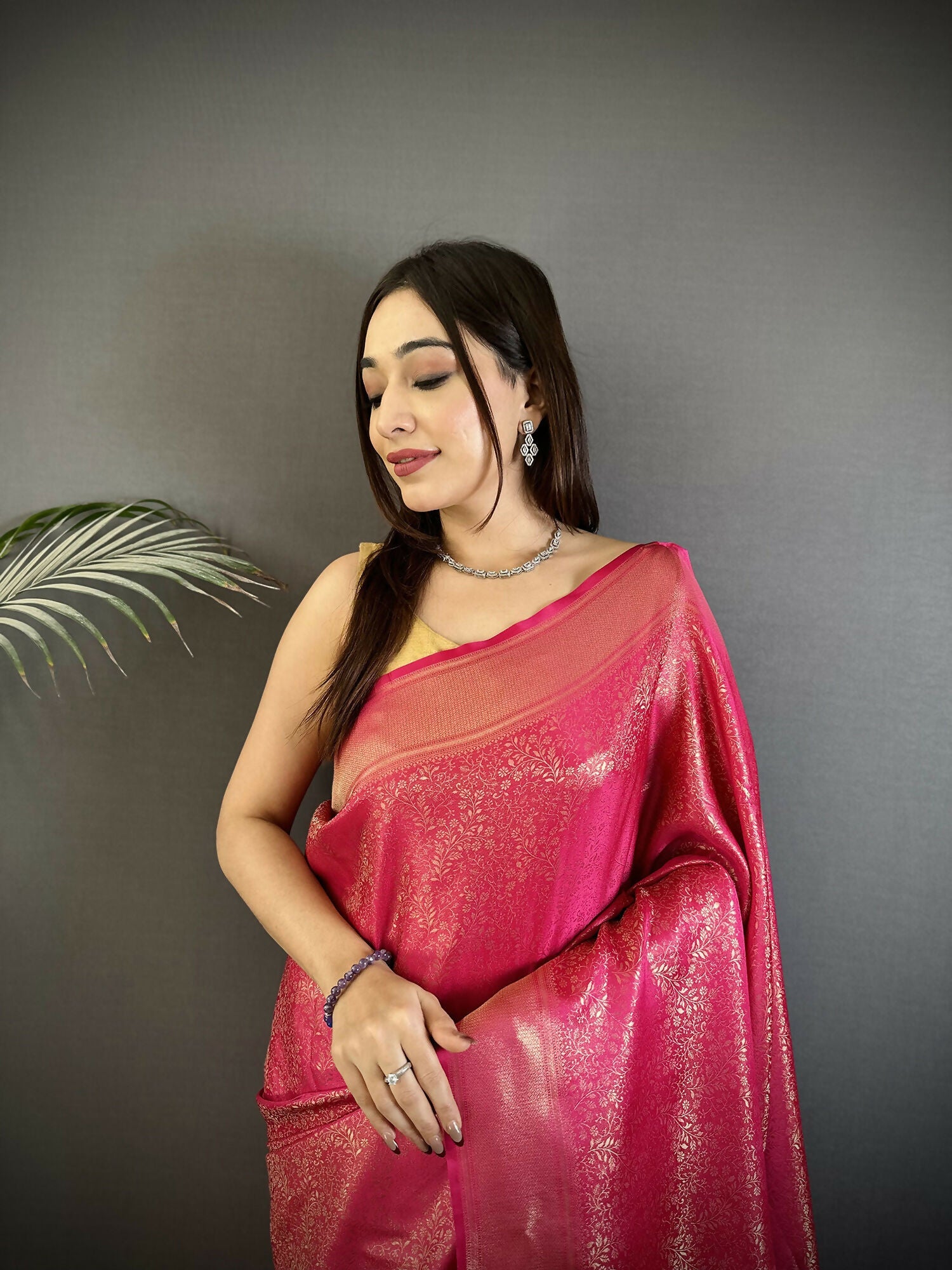 Joban Fashion Pink Floral Motifs & Ethnic Design Soft Satin Silk Kanchipuram Saree - Distacart
