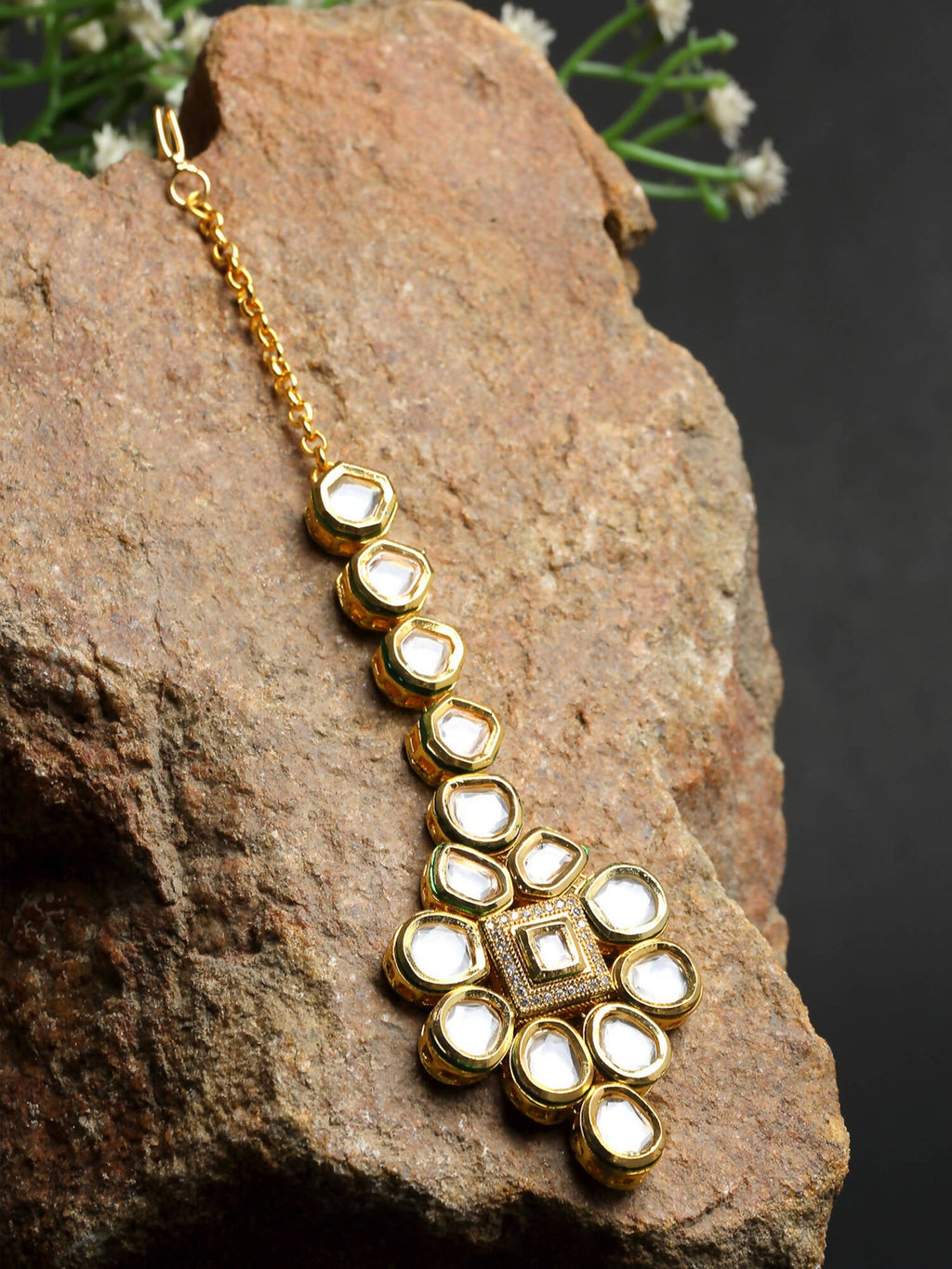 Kundan Maang Tikka - Ruby Raang - Distacart