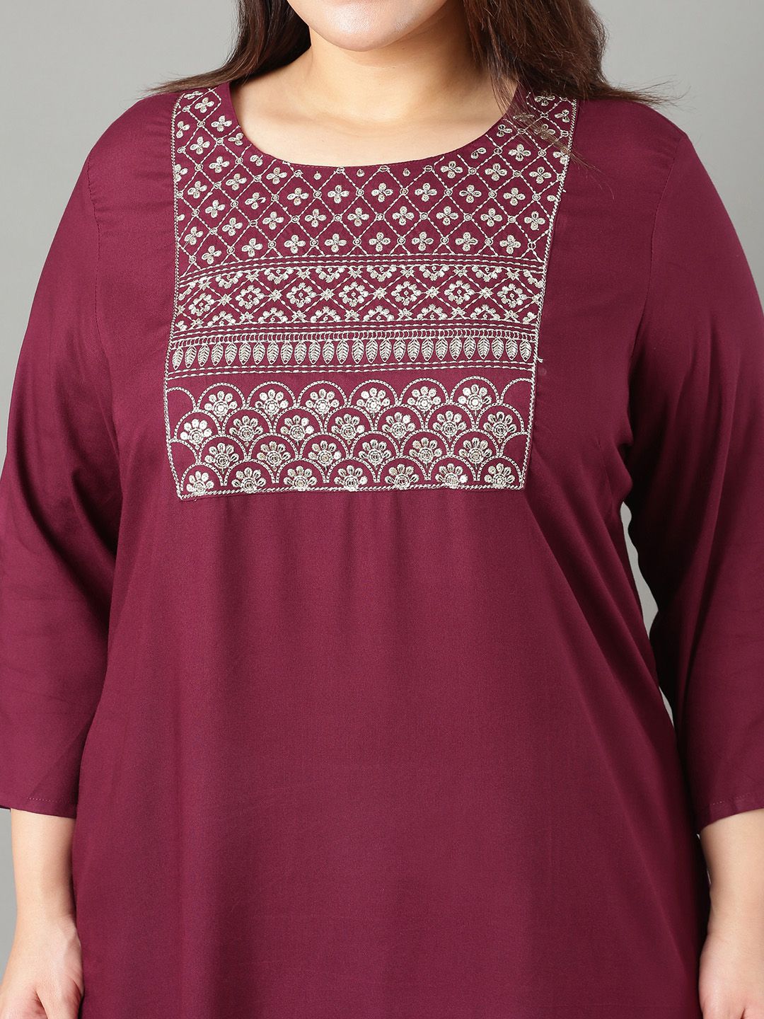 Sztori Plus Size Floral Yoke Design Thread Work Straight Kurta