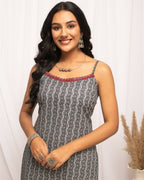 FIORRA Women's Strip Printed Black Cotton Straight Kurta