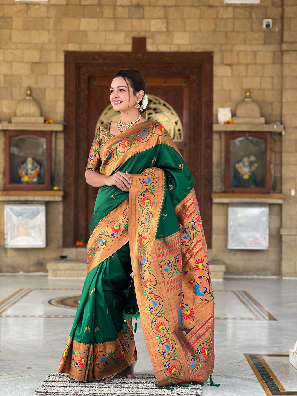 Vedant Vastram Soft Litchi Silk Paithani Jacquard Saree - Green