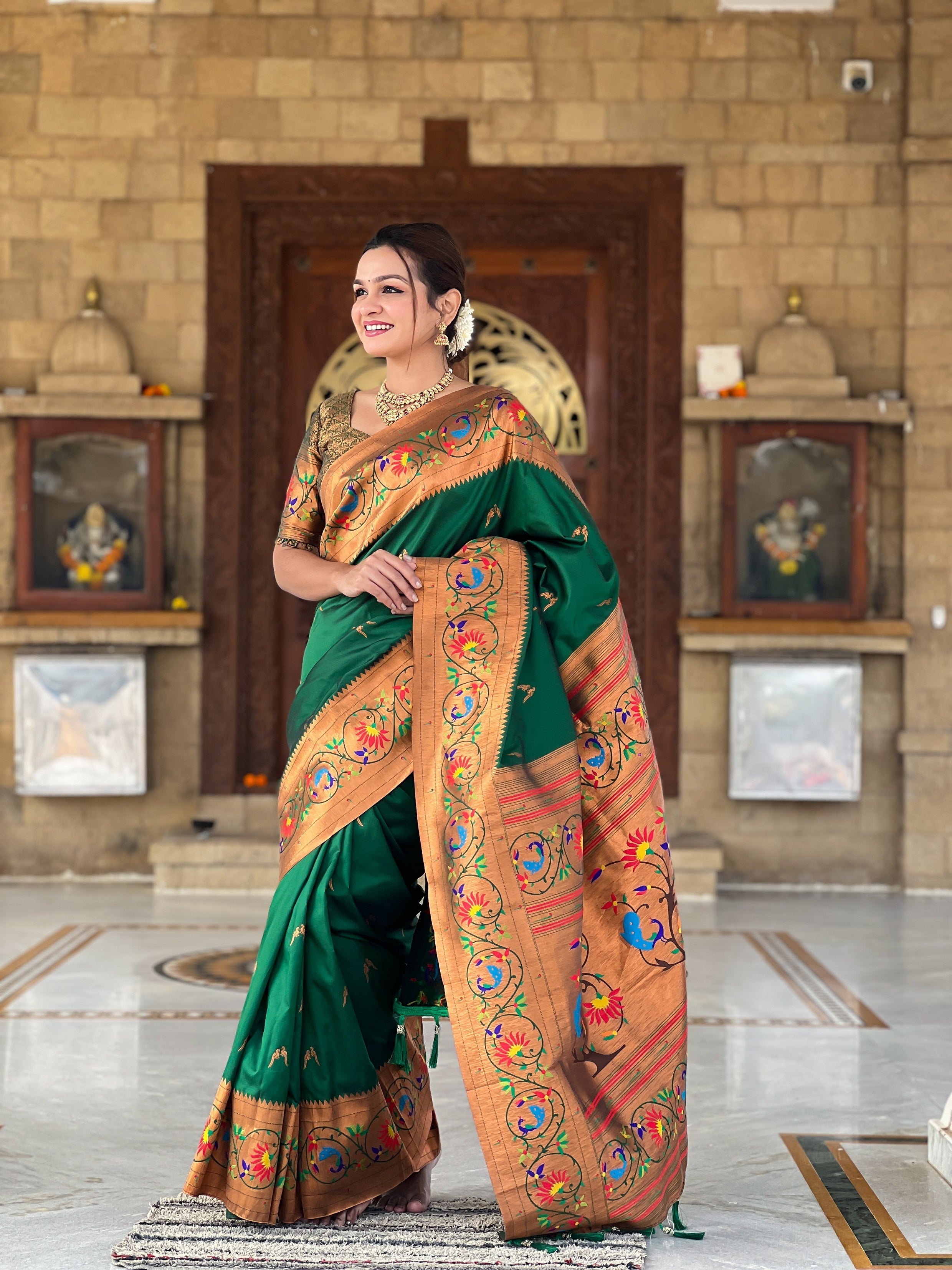 Vedant Vastram Soft Litchi Silk Paithani Jacquard Saree - Green