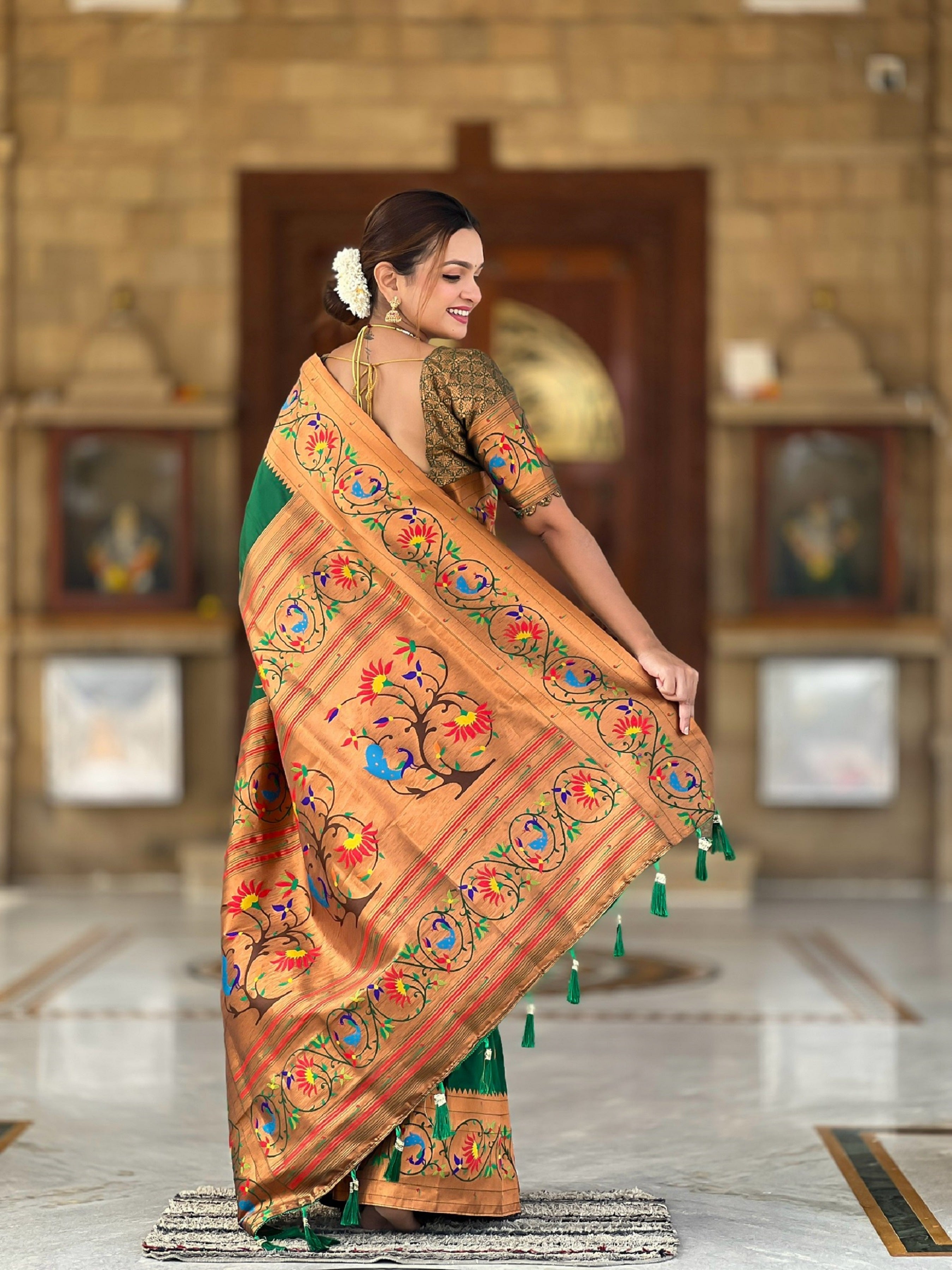 Vedant Vastram Soft Litchi Silk Paithani Jacquard Saree - Green