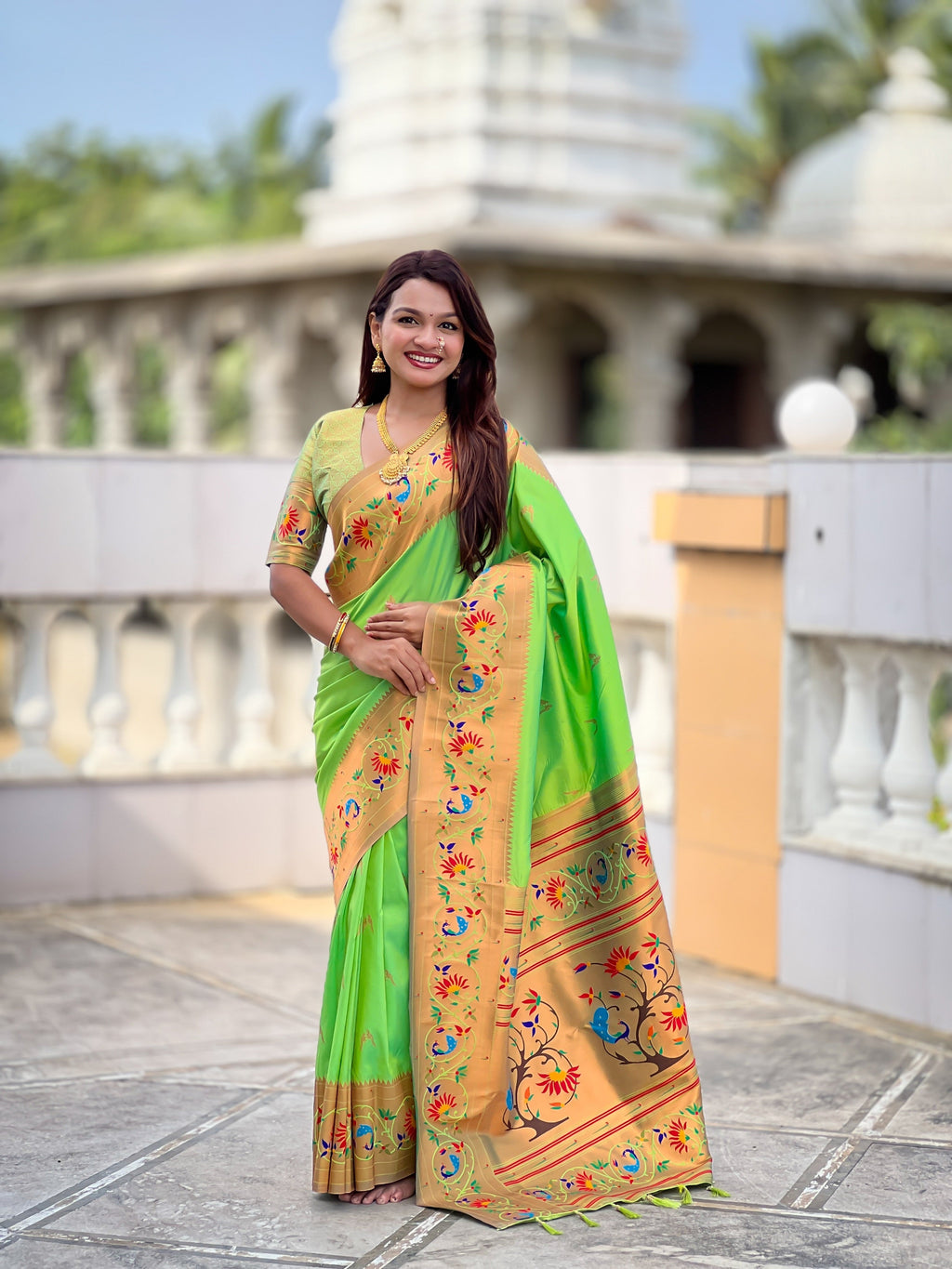 Vedant Vastram Soft Litchi Silk Paithani Jacquard Saree - Parrot