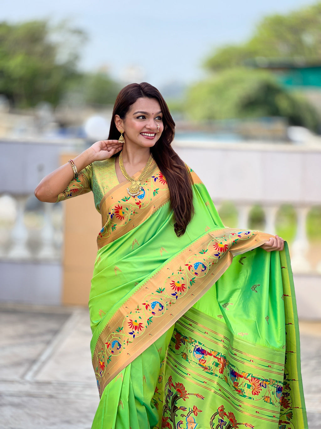 Vedant Vastram Soft Litchi Silk Paithani Jacquard Saree - Parrot
