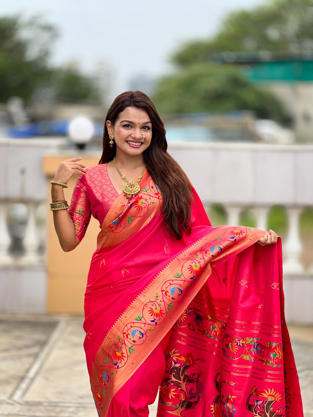 Vedant Vastram Soft Litchi Silk Paithani Jacquard Saree - Pink
