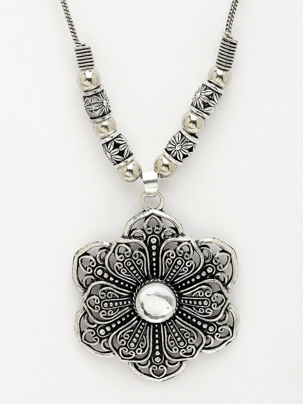 NVR Women's Silver-Toned Floral Shape Pendant with Chain