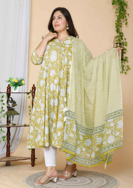 Miravan Women's Yellow Plus Size Floral Anarkali Kurta With Dupatta