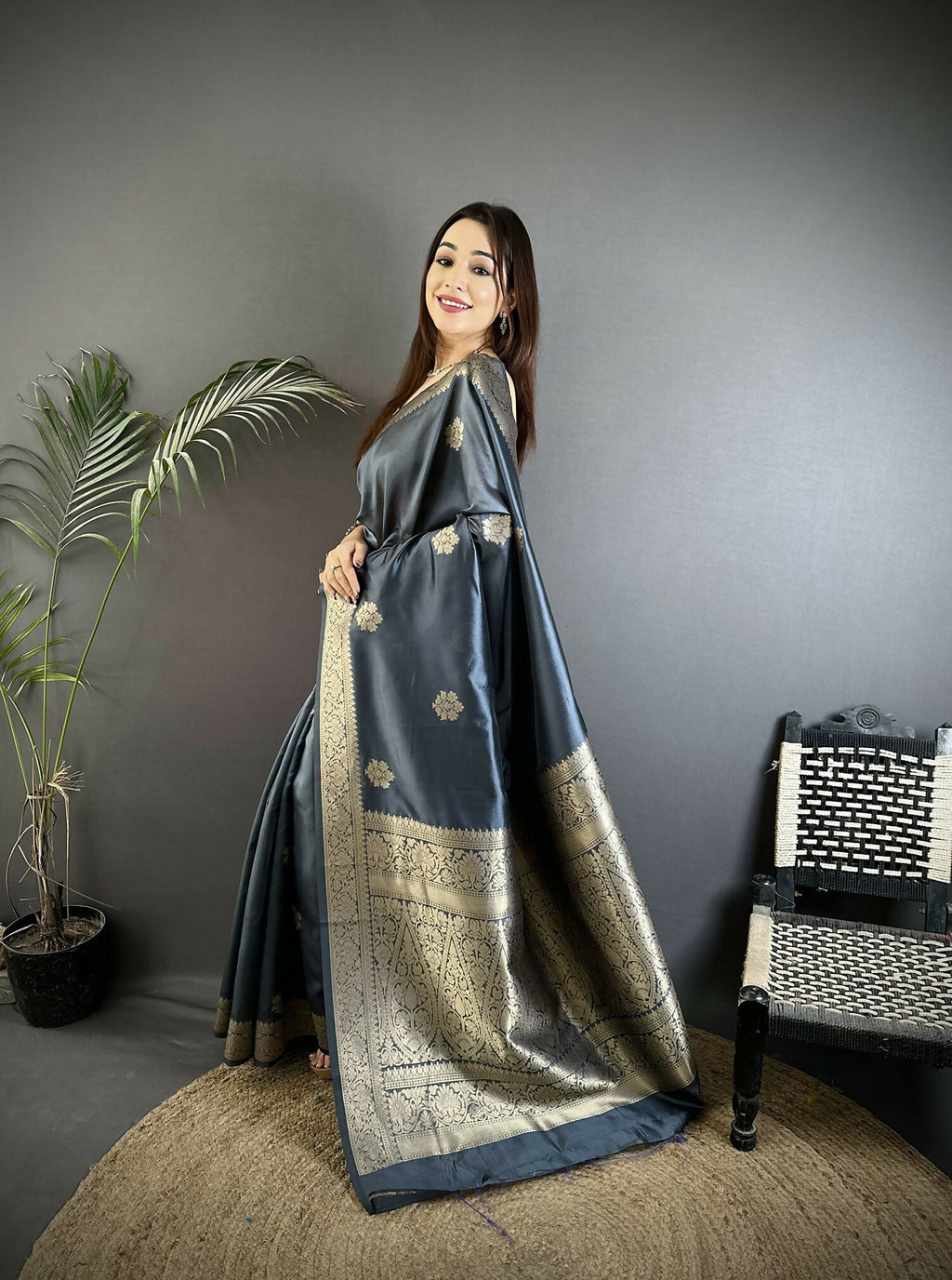 Joban Fashion Grey Floral Jacquard Woven Design Cotton Silk Banarasi Silk Saree - Distacart