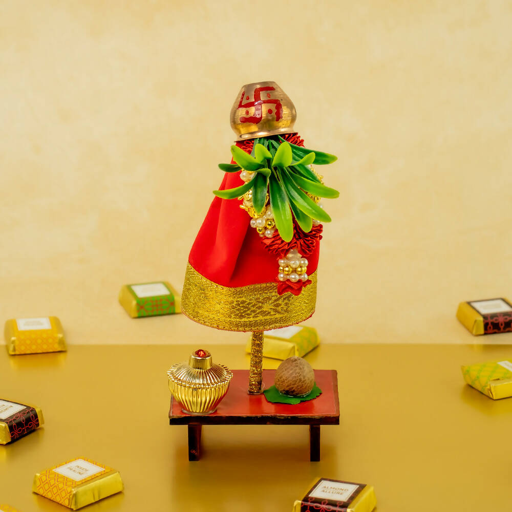 Dibha Ruchoks Gudipadwa Delight Assorted Chocolate Box With Gudi Showpiece For Gudipadwa