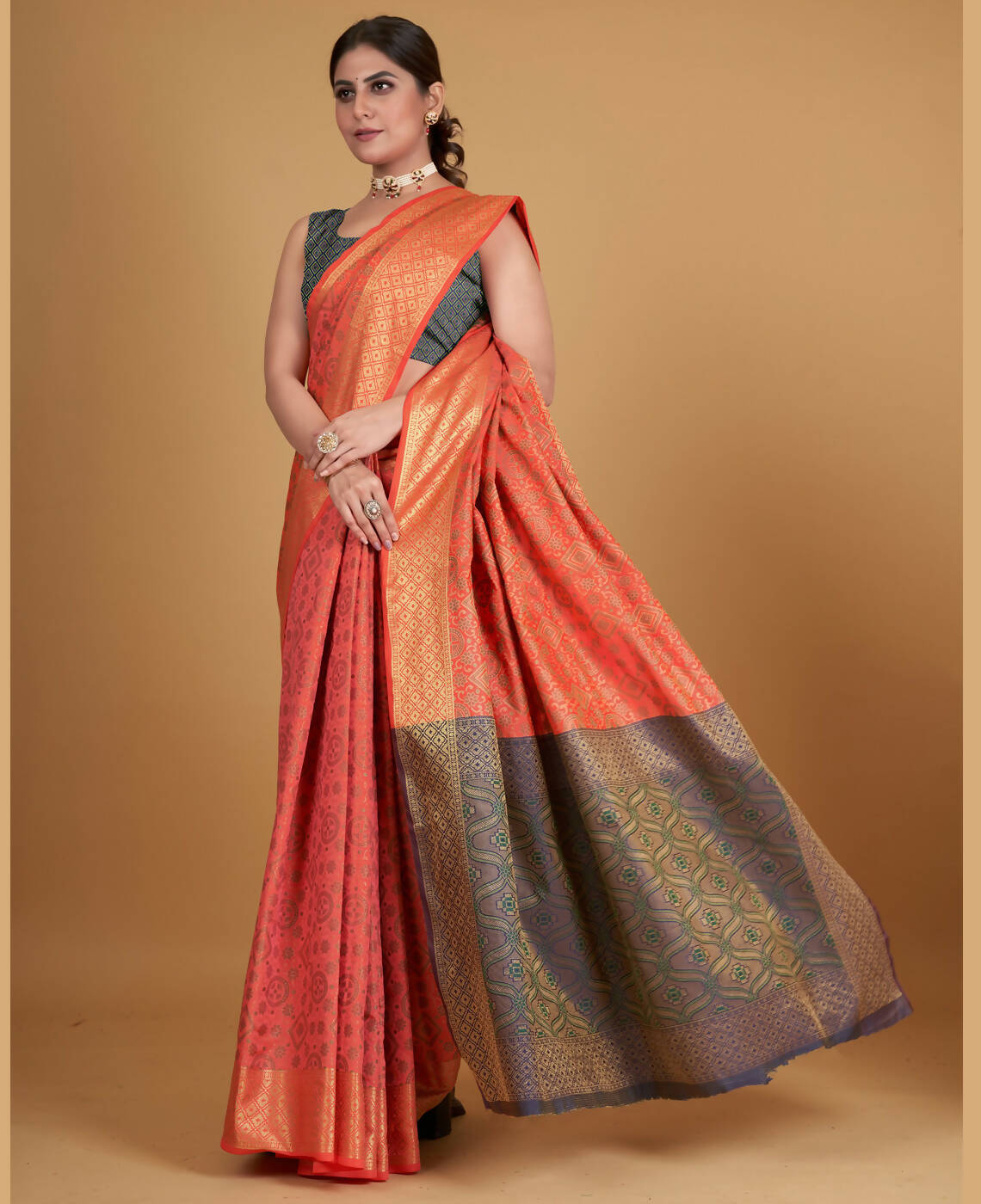 Peach Silk Woven Design Saree With Unstitched Blouse Piece - Akshita