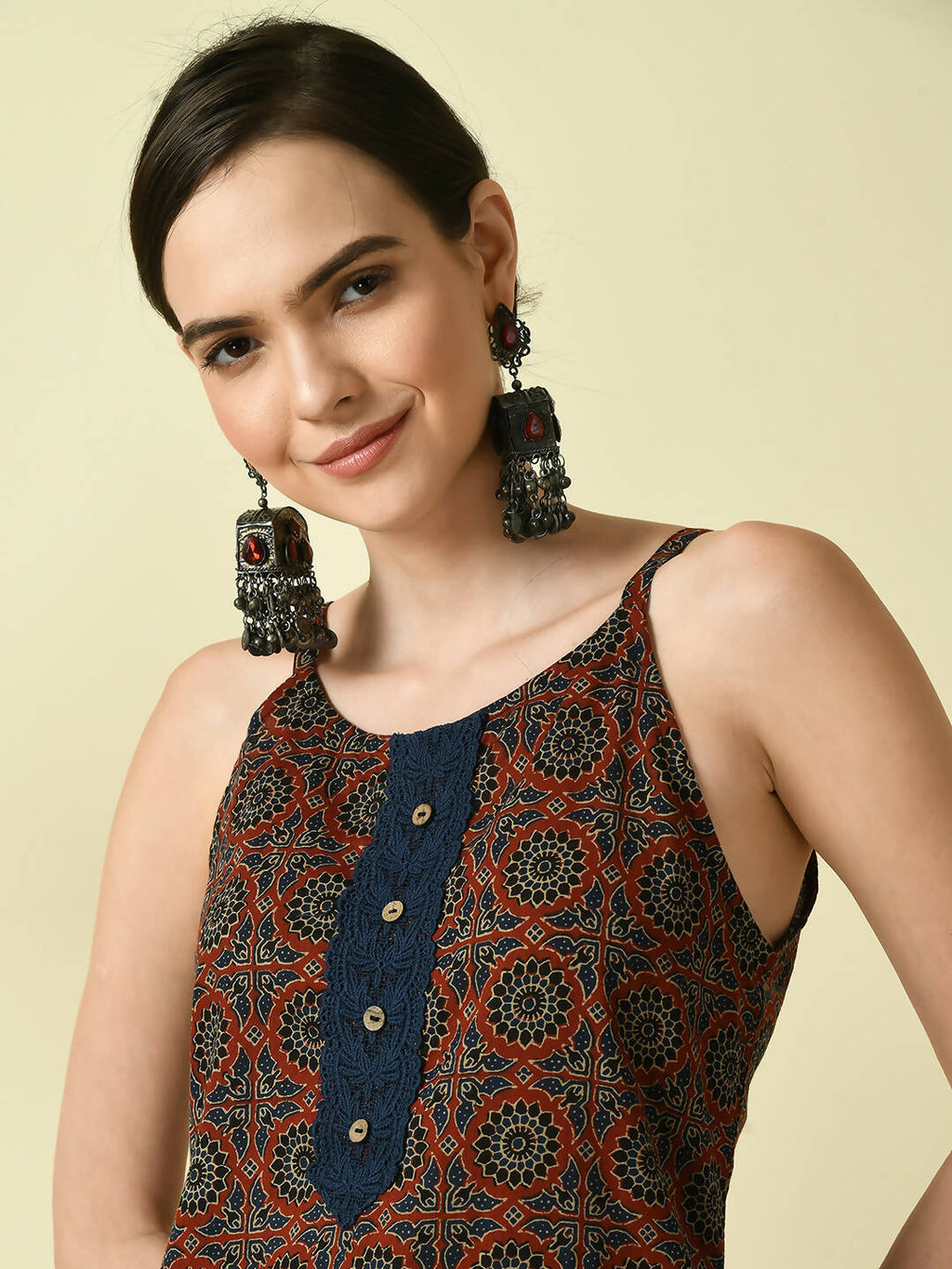 Myshka Women's Multi Straight Kurta & Trousers