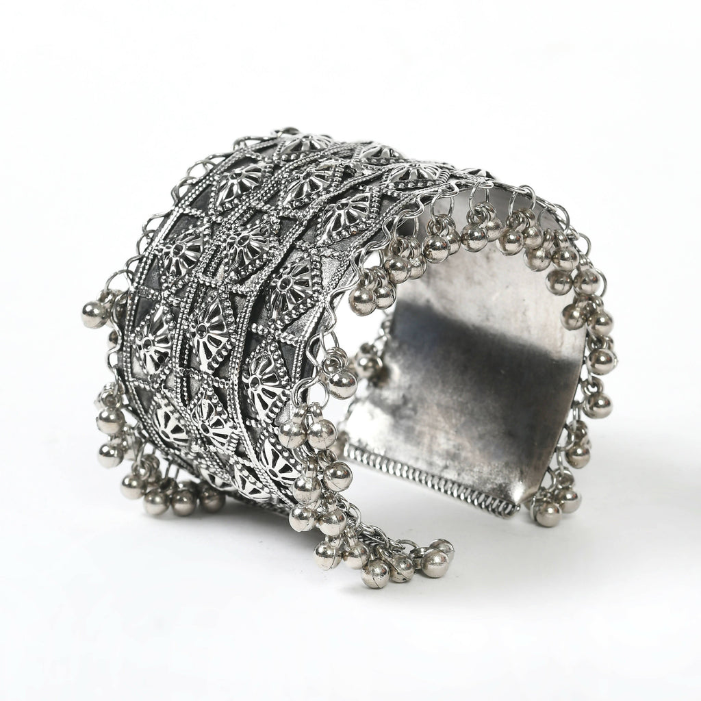 Mominos Fashion Joharkamal Oxidised Silver-Plated Ghungroo Handcraft Bracelet - Design 024 - Distacart